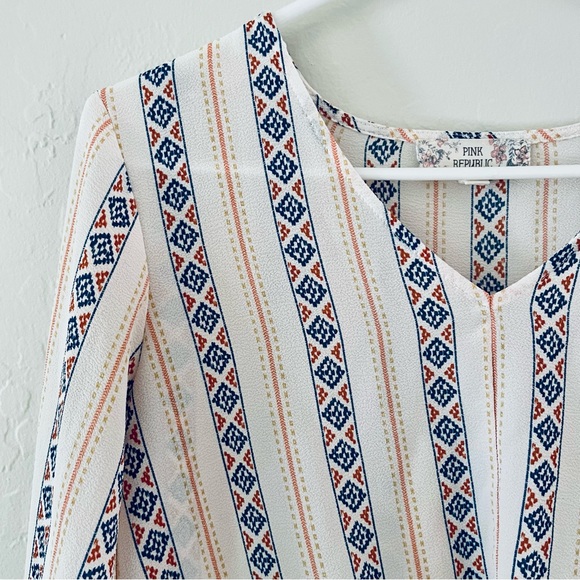 ✨SOLD✨Pink Republic Semi-Sheer Striped Blouse Size Small - Picture 2 of 8